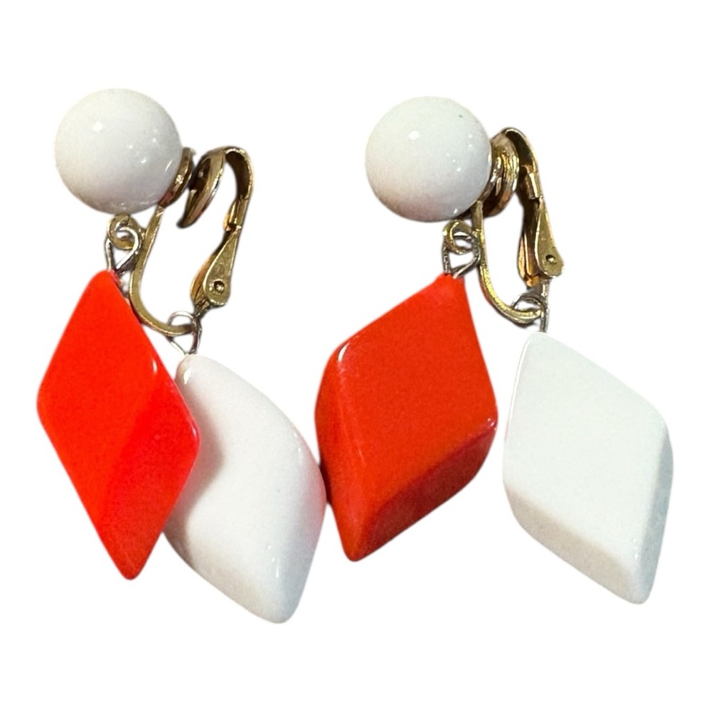 Crown Trifari Vintage Red/White Geometric Clip-On Dangle Earrings JB9